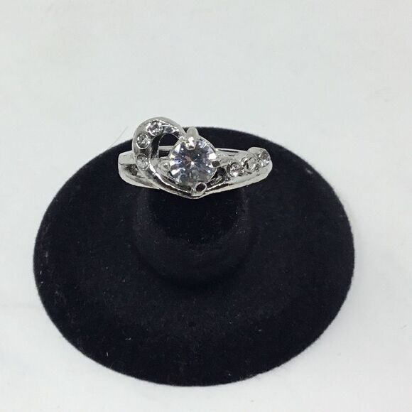 1 ct. CZ Heart Setting Fashion Ring (H15) - Picture 1 of 5